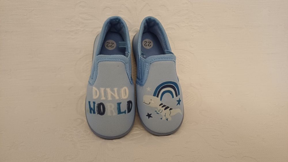 Botosei  masura 22, culoare bleu, noi