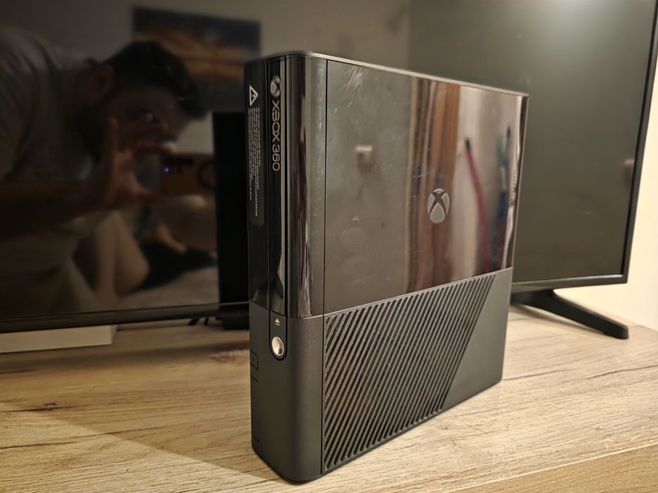 Xbox 360E 250GB FULL BOX