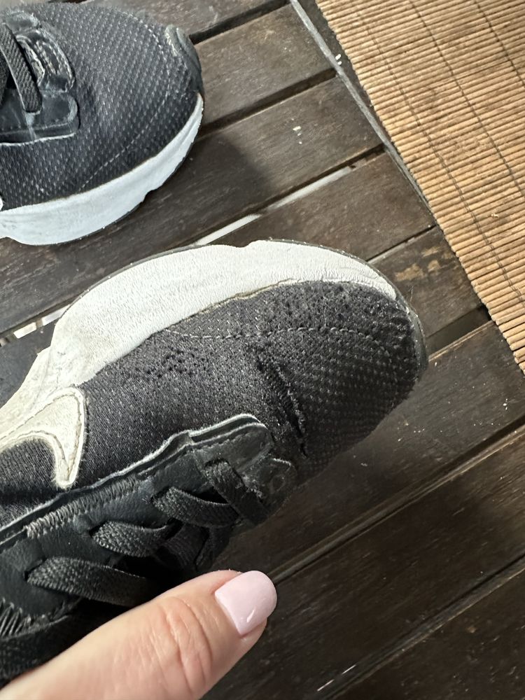 маратонки Nike