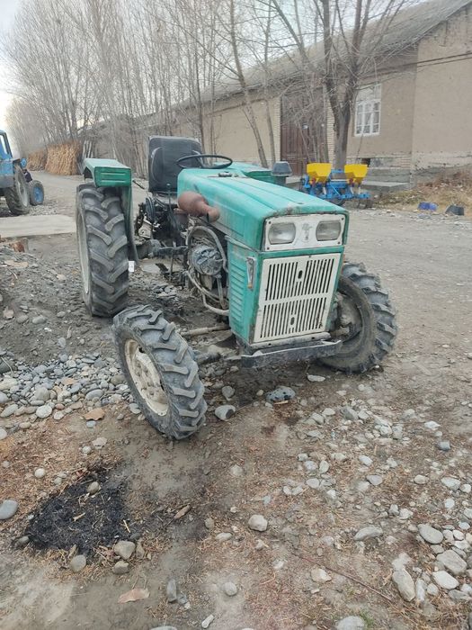 By 304 traktor sotiladi