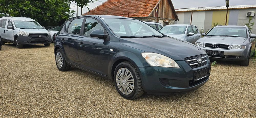Kia Ceed Kia Ceed 1600 cm3 diesel clima euro 4 an 2007 Germania