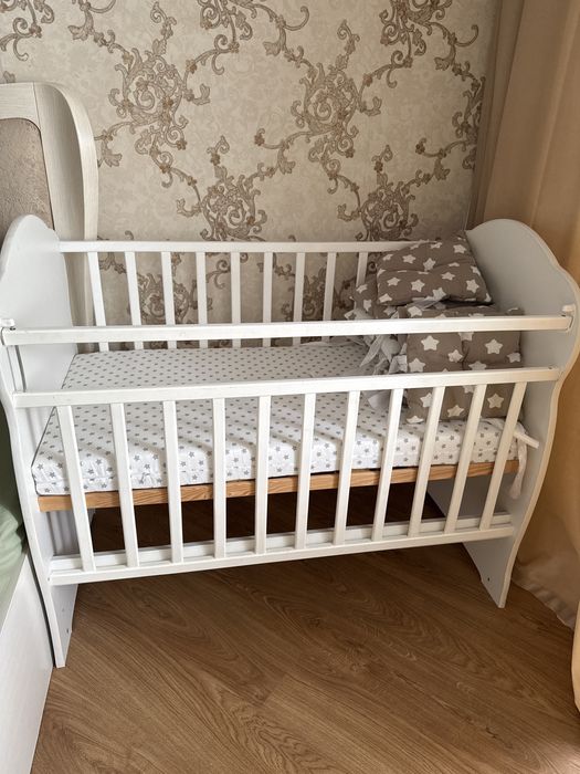Детская кроватка