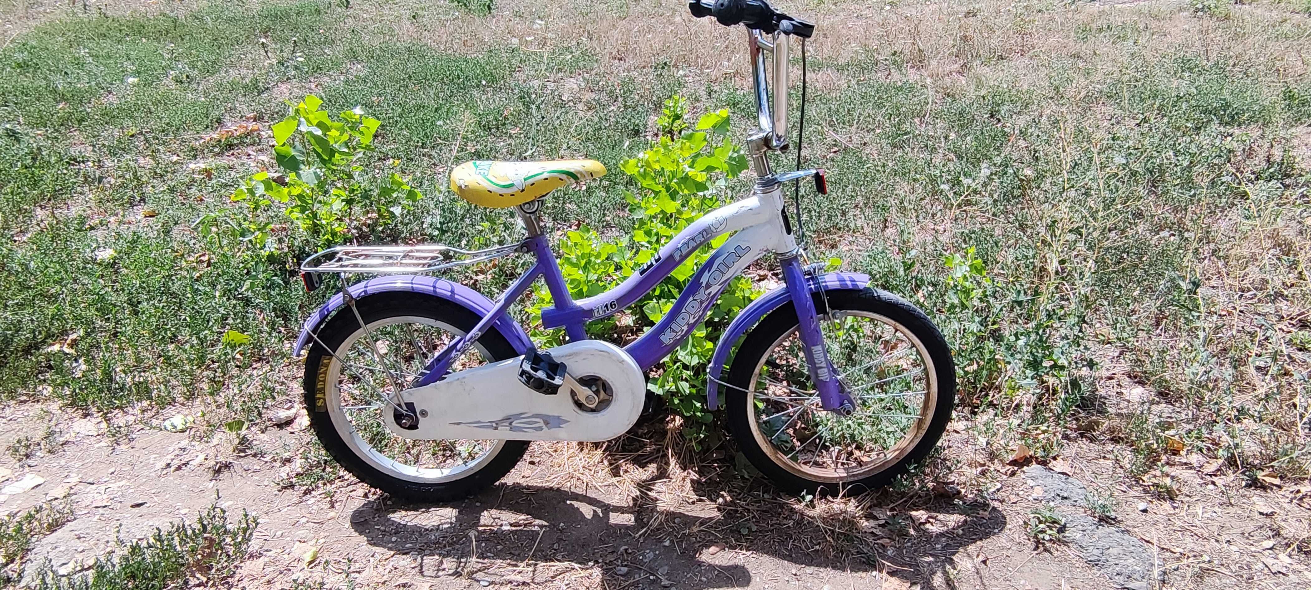 Bicicleta pt copii de 16 inchDHS Kiddy Girl 16" Varsta 4-7 ani