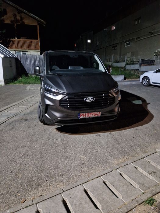 Dubă cu 6 locuri plus remorca de închiriat