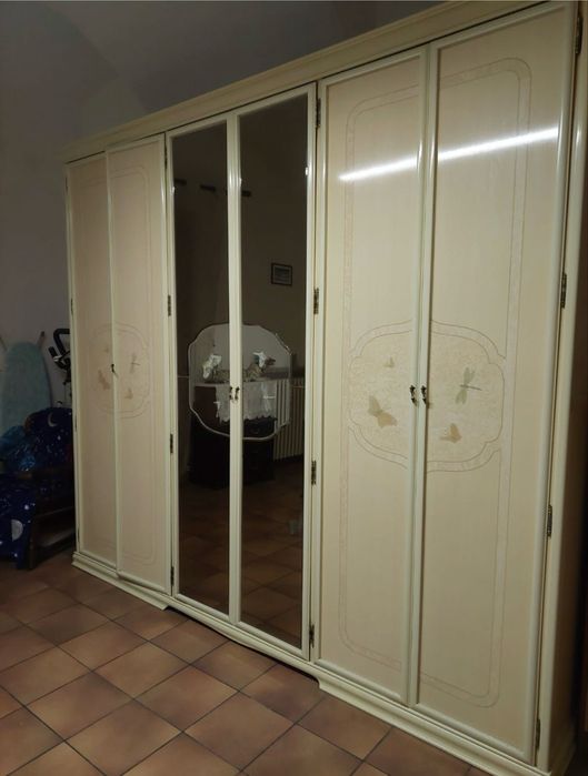 Dulap Italian elegant cu oglinzi – 6 uși, stil clasic, impecabil