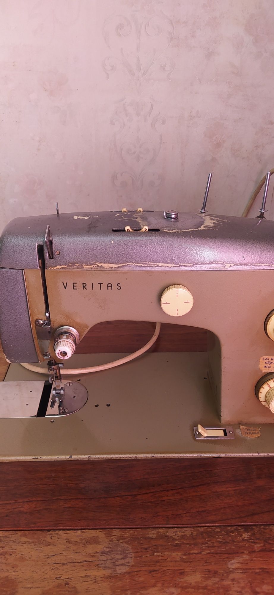Бытовая швейная машина VERITAS