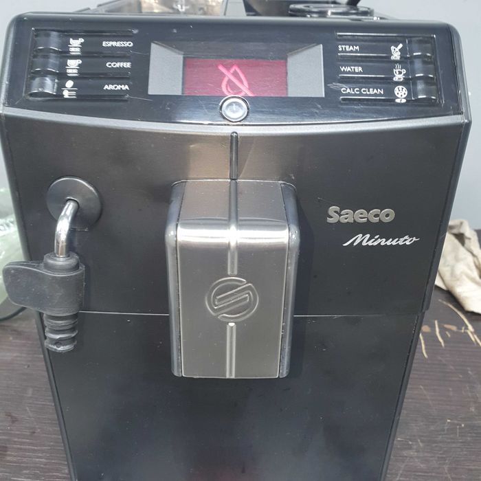 Кофемашина Saeco minuto отличная.
