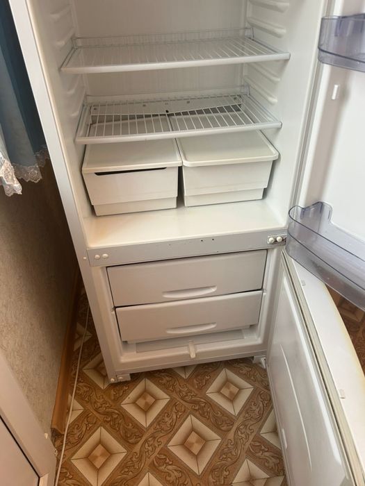 продаем Холодильник Бирюса