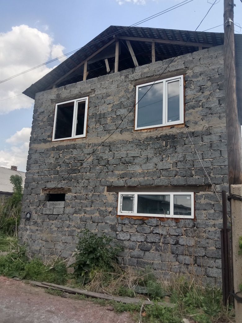 Продам дом не достроенный