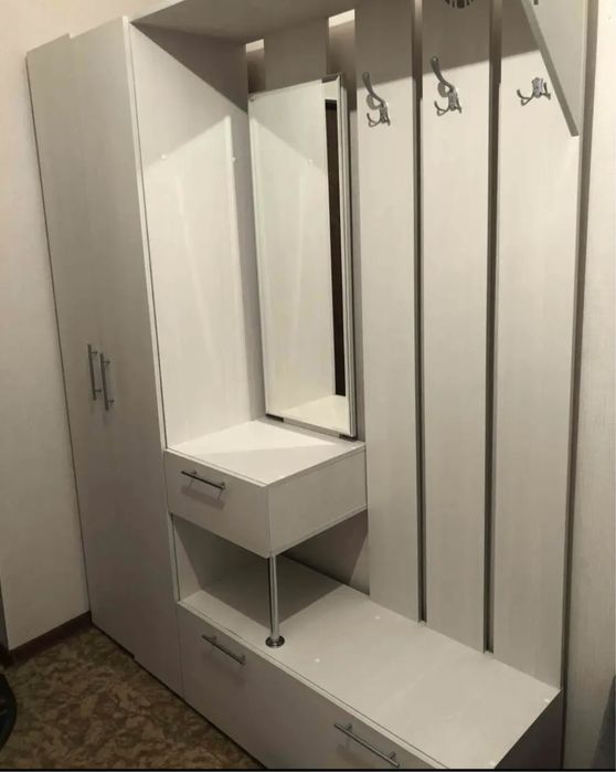 Продается б/у прихожая в хорошем состоянии