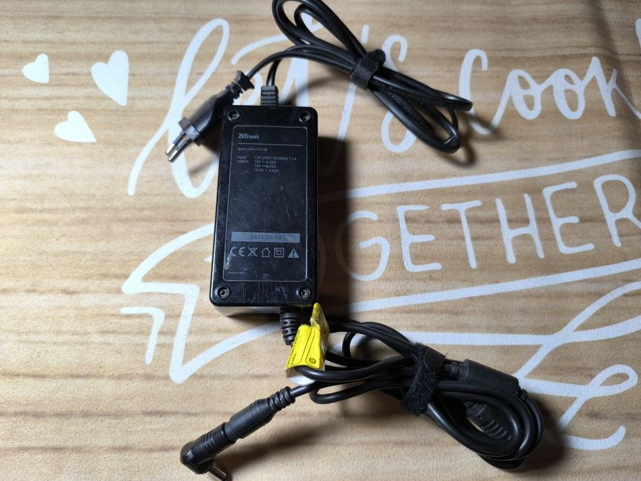 Incarcator Universal Trust