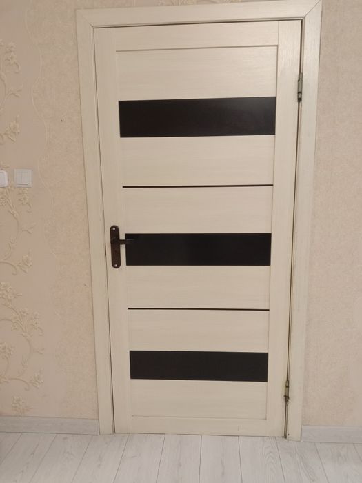 Продам меж, комнатные двери, 90/200