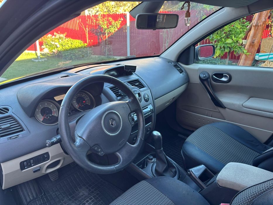 Vând Renault Megane 2 1,6 benzină cu GPL