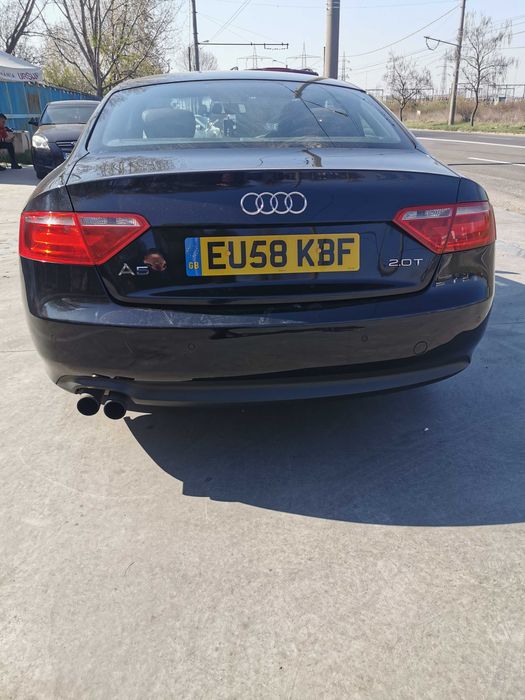dezmembrez audi a5 1.8i/ usa fata a5/bara fata a5/faruri a5/stopuri a5