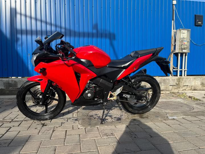 HONDA CBR125R 2013