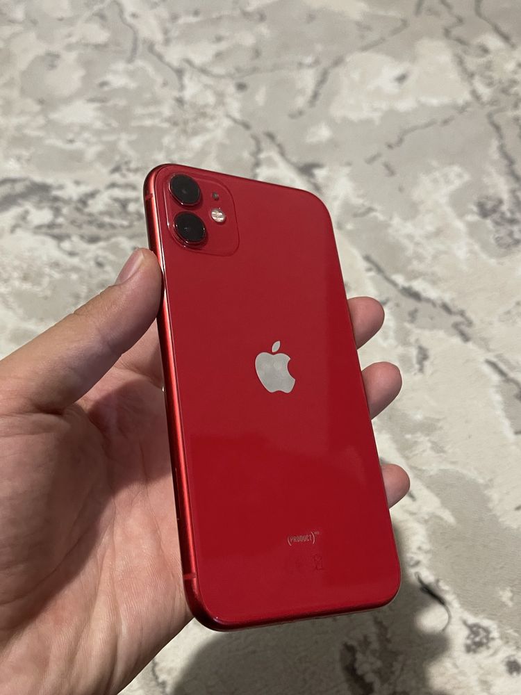 iPhone 11 красный в идеальном состоянии