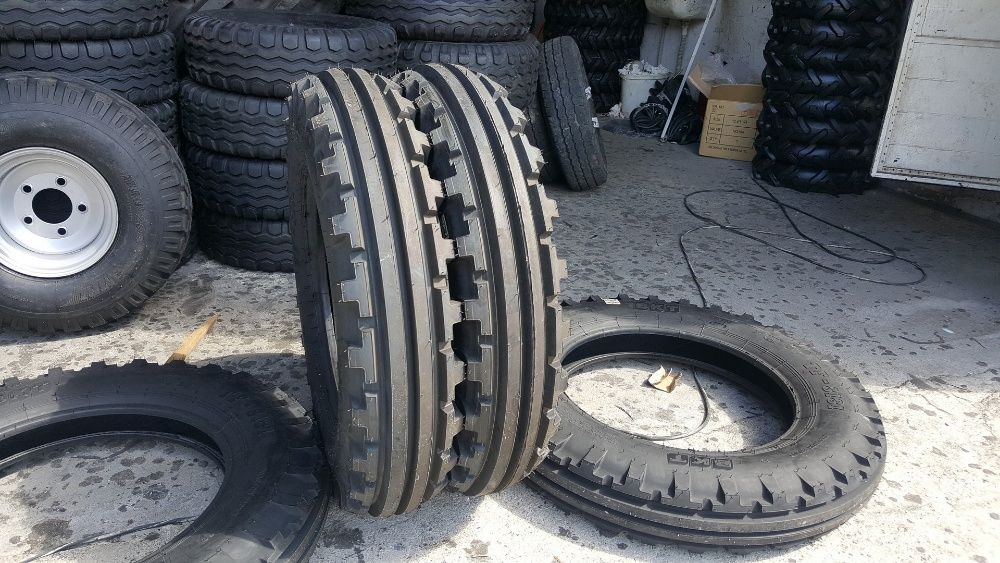 Cauciucuri noi 7.50-16 pentru directie tractor marca BKT sau tractiune
