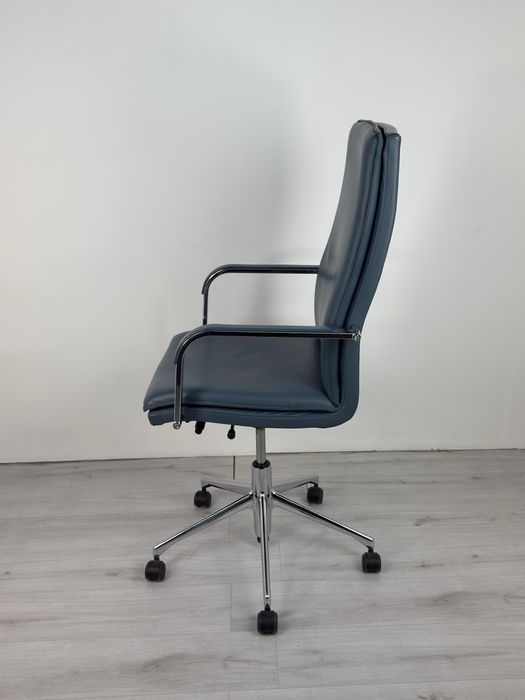 Директорски офис стол от естествена кожа сив, хромирана стомана