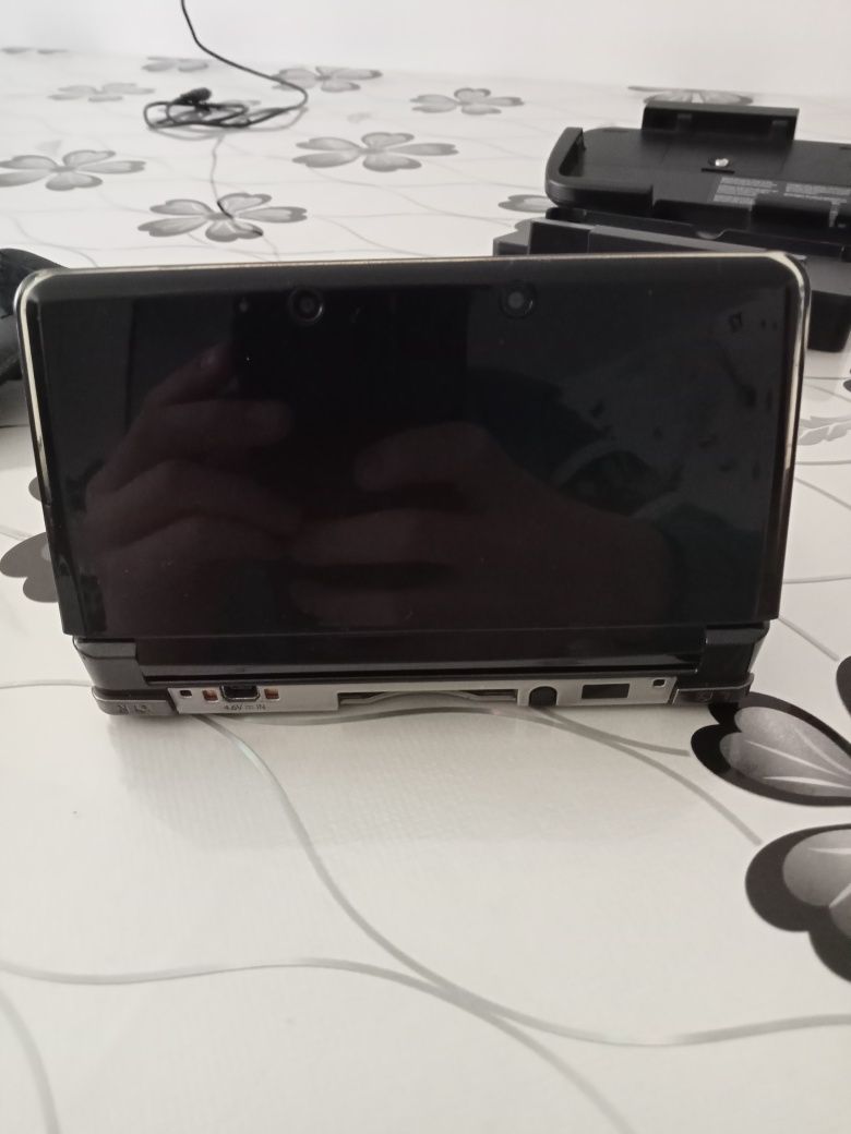 Vănd NITENDO 3DS Console portabil este nou
