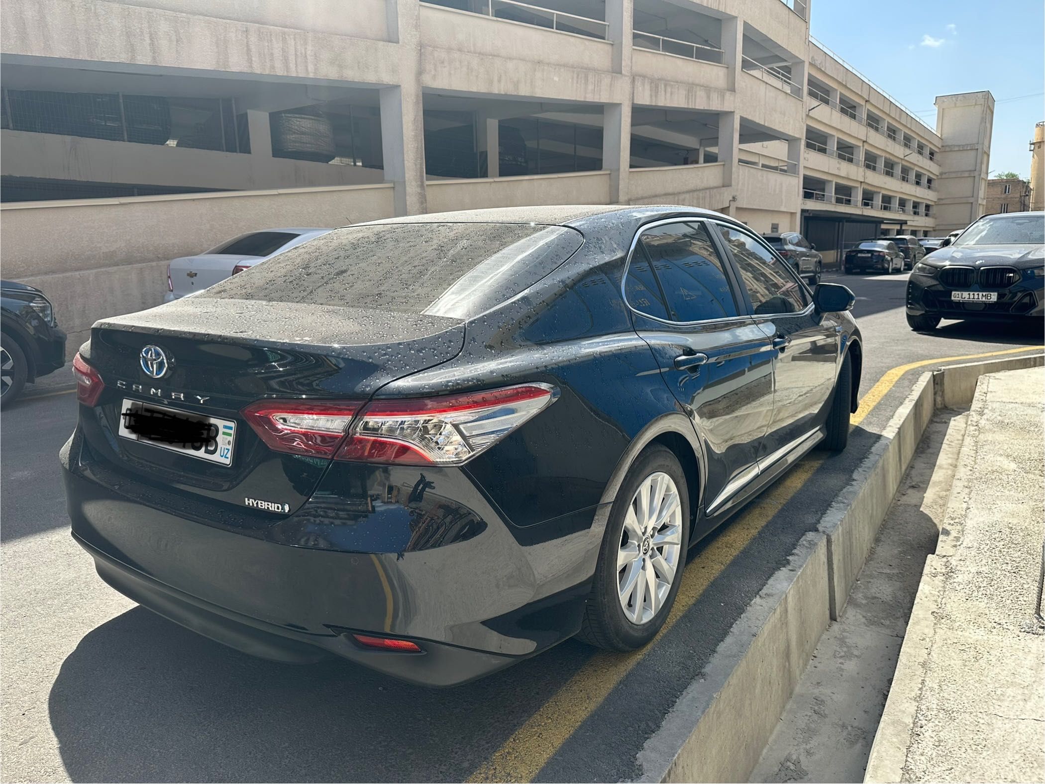 Toyota camry sotiladi