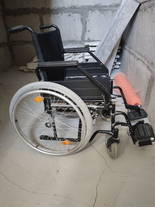 Продам инвалидную коляску