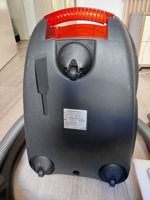 Aspirat Siemens 2500 wati cu sac si cutie ca nou.