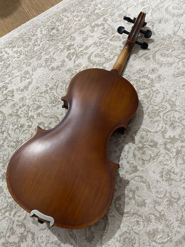Музыкальный инструмент скрипка