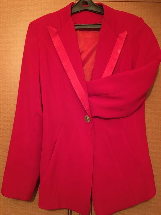 Пиджак женский красный