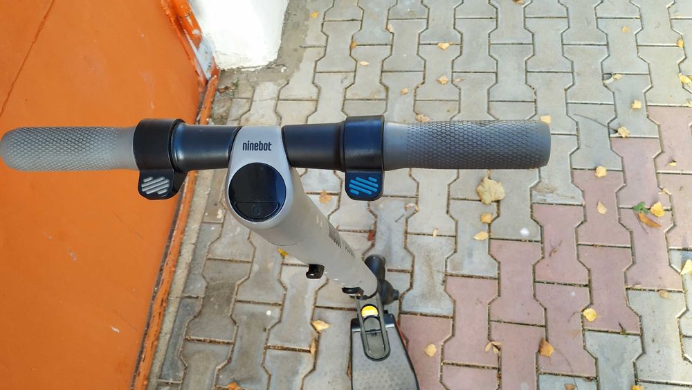 Электросамокат Ninebot by Segway KickScooter ES1