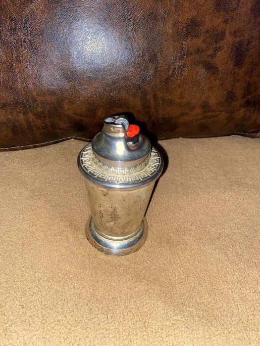 Настолна посребрена стойка за запалка