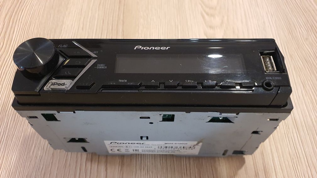 Pionner Radio Mp3 Flac Auto cu USB iPod MVH-S100UI