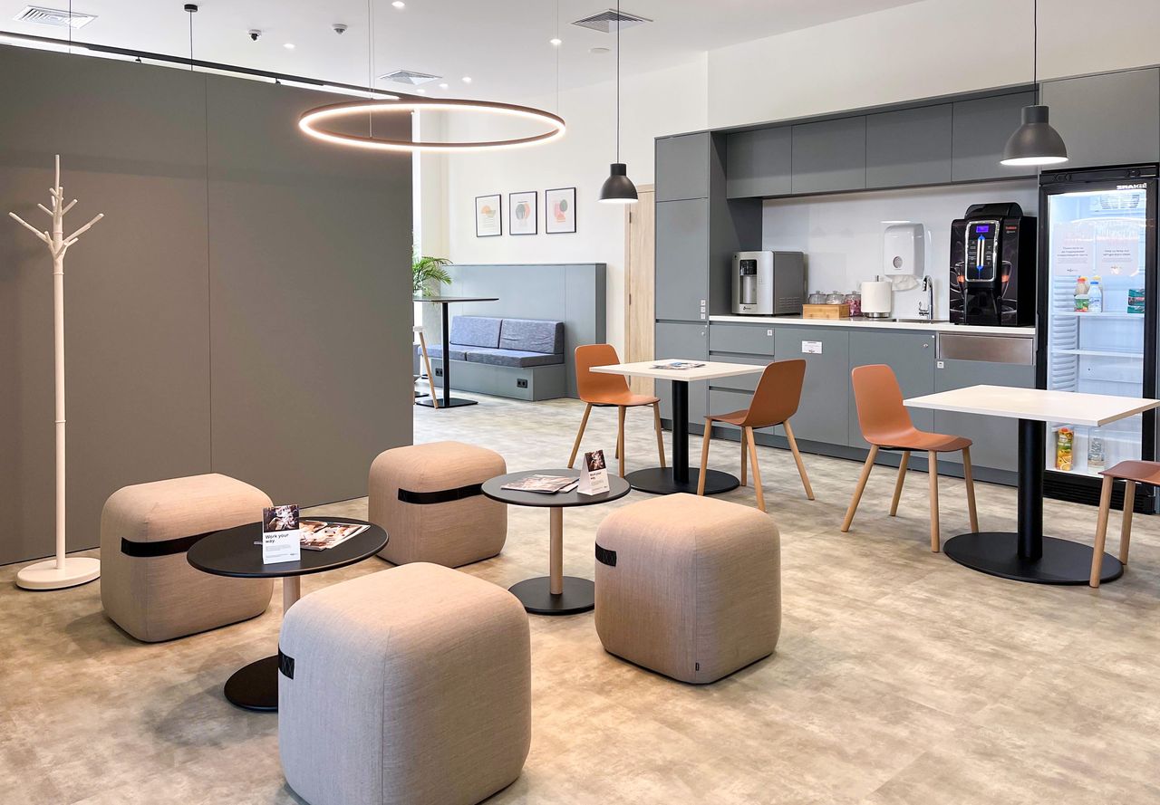Дава се под наем Офис в Пловдив, Каменица 1 - 30 кв.м за 674.22 € - Снимка #10
