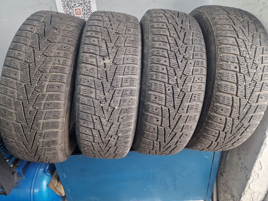 Продам 4 баллона зима