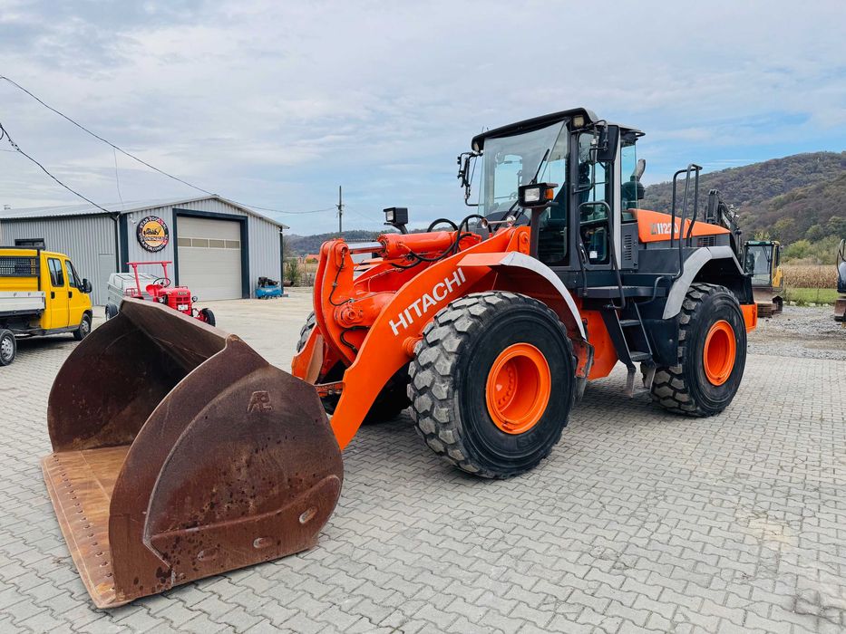 Incarcator frontal Hitachi ZW 220, an 2007, 20 tone, cupa 5mc, TOP !