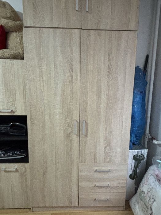 Dulap de camera ,culoare crem