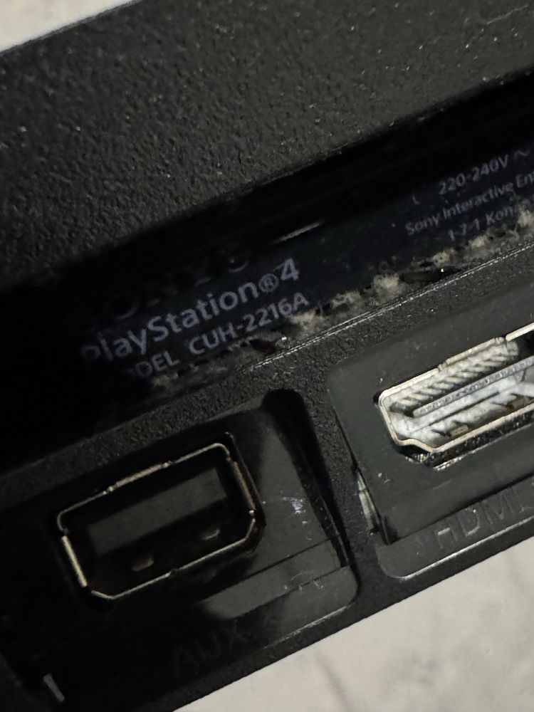 Playstation  4 slim cuh2216a