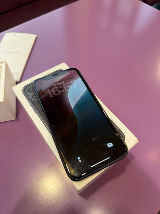 iPhone 11 б/у с коробкой
