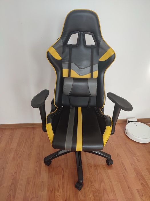 Scaun de gaming.