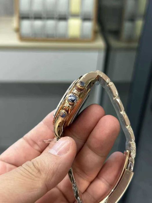 rolex daytona розово злато