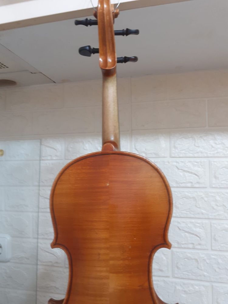 Vand vioara veche model stradivarius