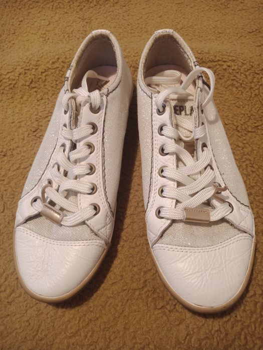 Adidași Replay 37