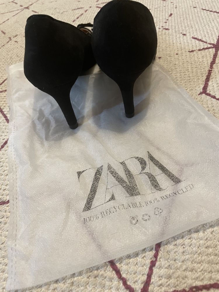 Нови обувки с ток Zara