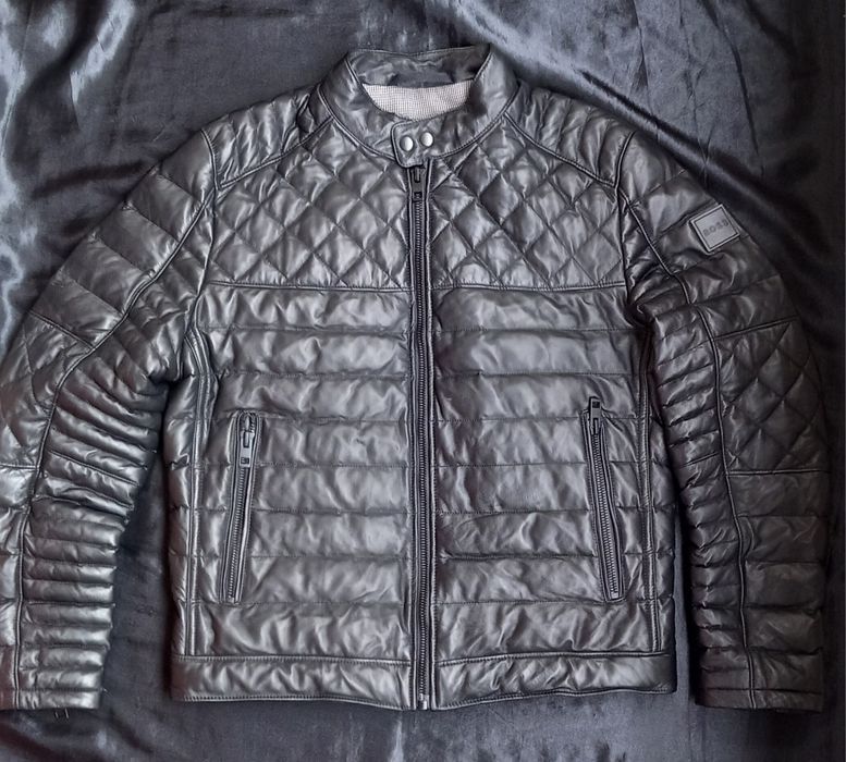 Hugo Boss мъжко кожено яко L/52