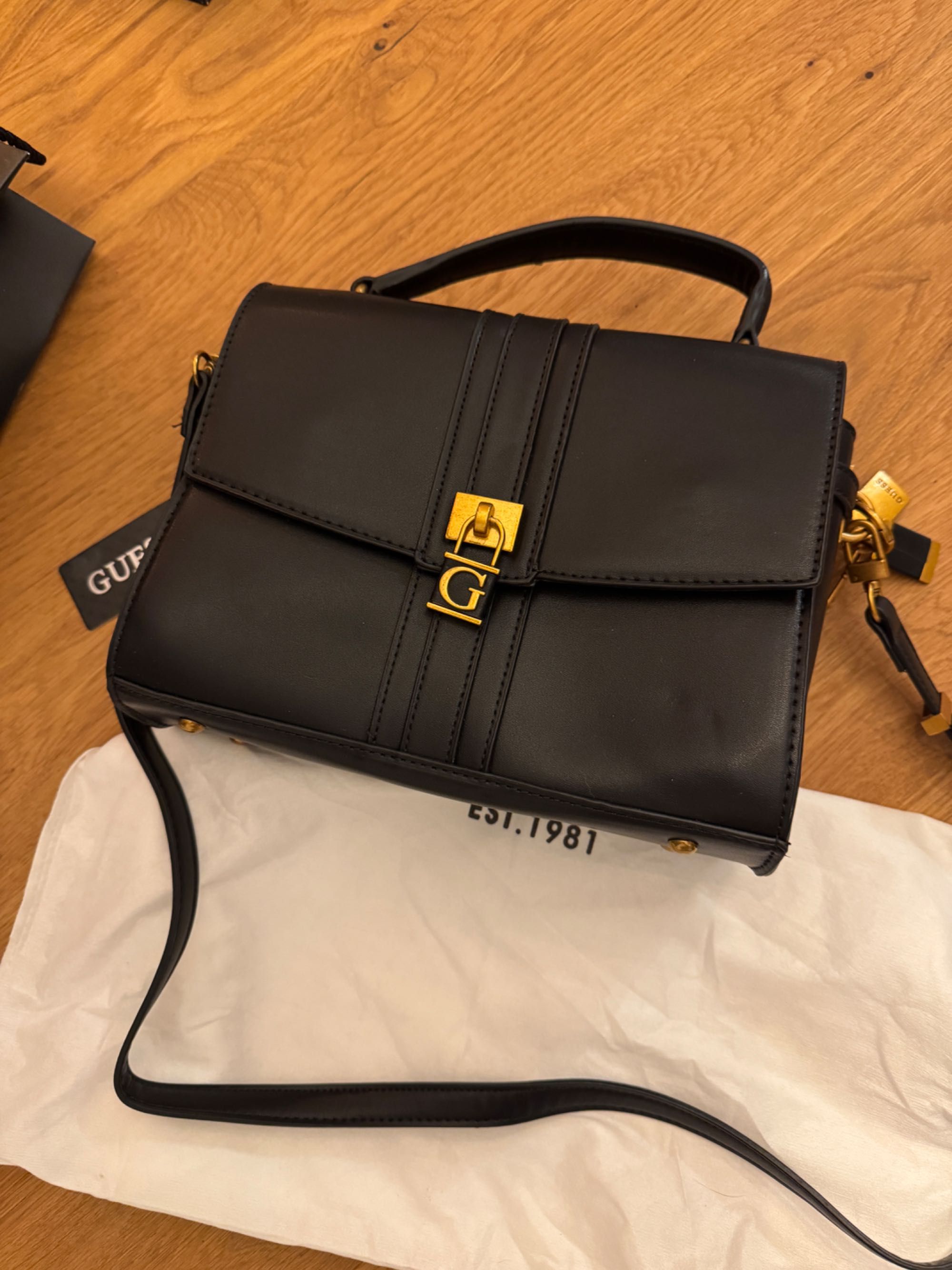 Guess нови оригинални чанти чанта с опаковка