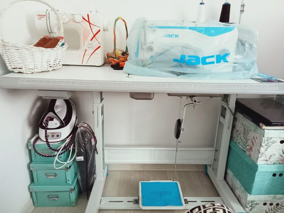 Швейная машина Jack f4