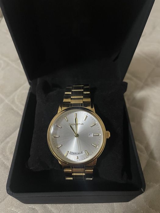 Продам новые часы наручные