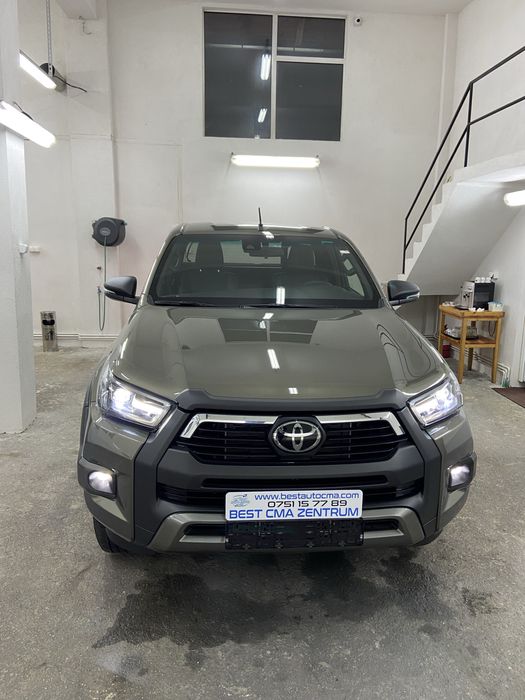 Toyota Hilux Extra Cab Invincible 2.8D 4WD Automata Pret cu TVA inclus