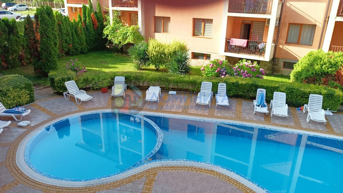 Продава се Тристаен апартамент в Приморско - 100 кв.м за 880 €/кв.м - Снимка #10