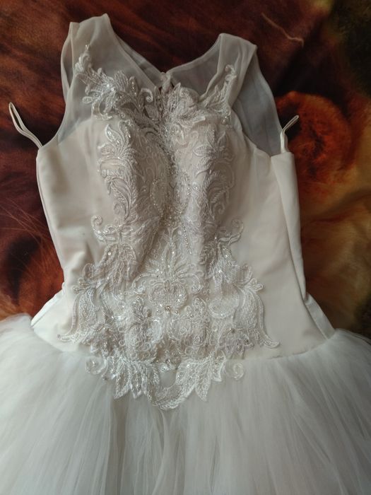 Продам бежевое свадебное платье