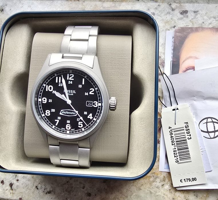 Vând Fossil Defender Solar
